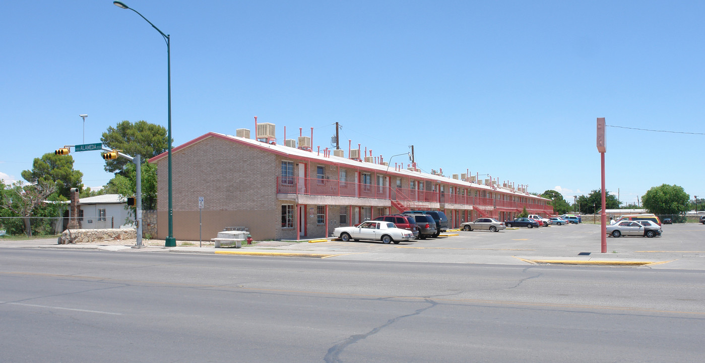 Michelle's Apartments in El Paso, TX - Foto de edificio