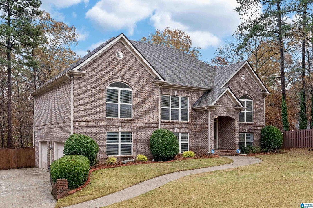 504 Rolling Hills Dr in Chelsea, AL - Building Photo