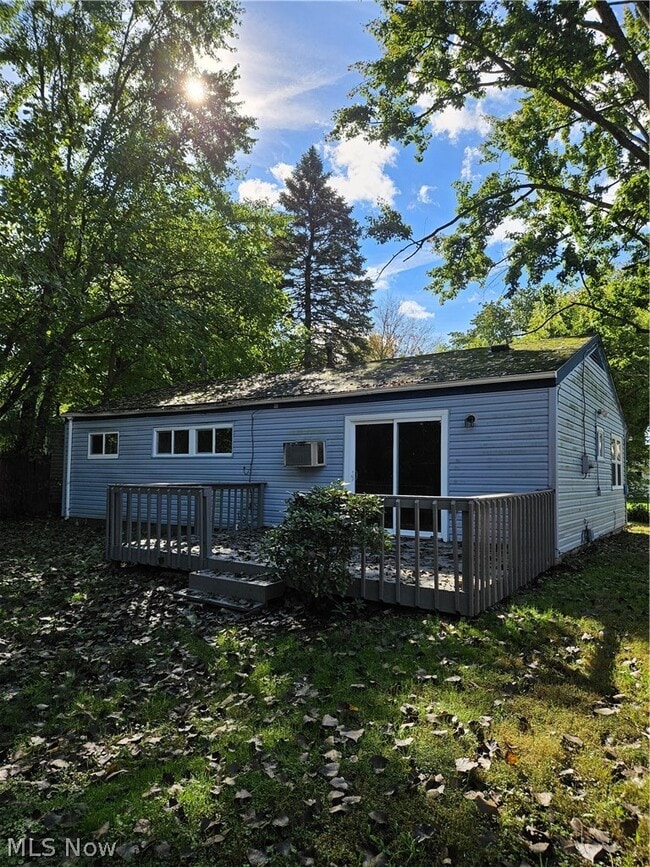 1859 Sheffield Dr in Akron, OH - Building Photo - Building Photo