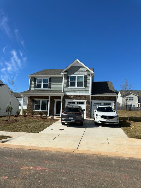 1780 Eagle Vw Dr in Kernersville, NC - Building Photo