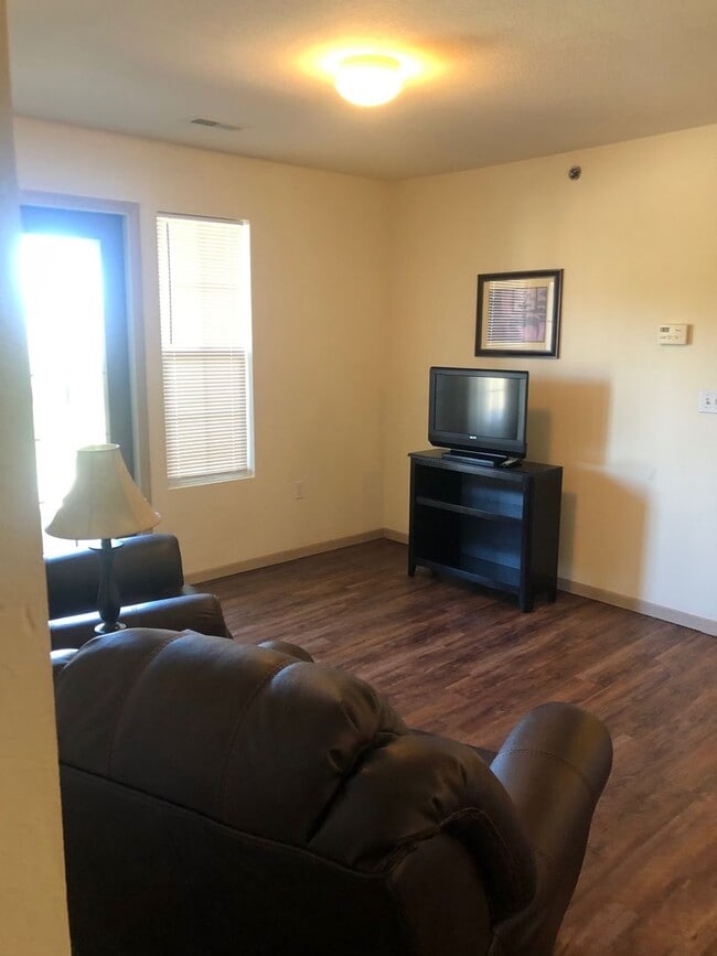 913 Westridge Dr in Junction City, KS - Building Photo - Building Photo