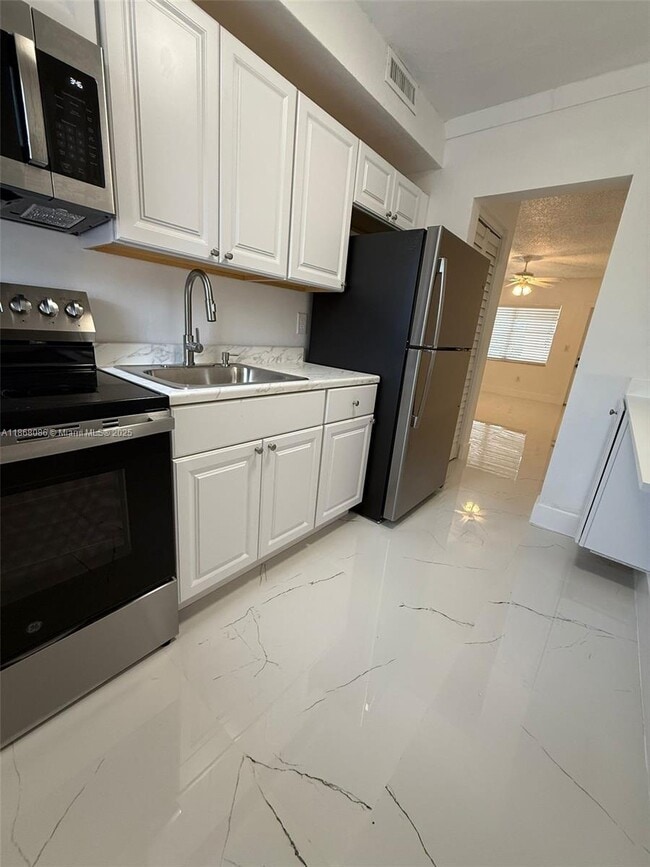 3401 SW 9th Terrace in Miami, FL - Foto de edificio - Building Photo