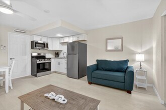 2305 Tamarind Dr in Fort Pierce, FL - Building Photo - Building Photo