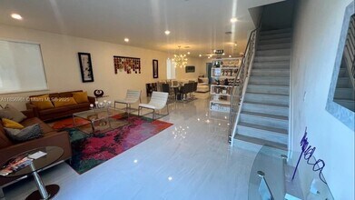 6612 NW 103rd Pkwy in Doral, FL - Building Photo - Building Photo