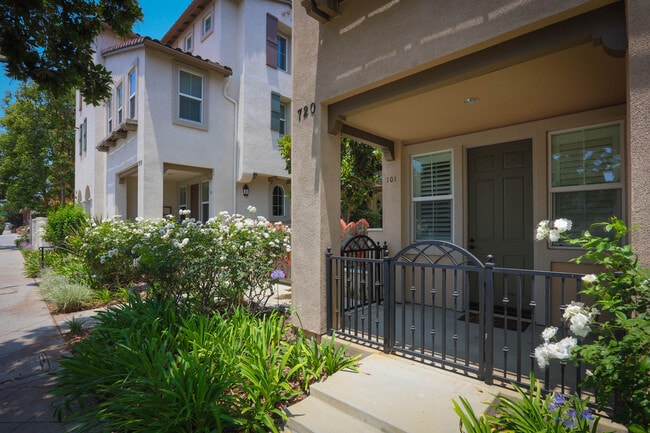 720 S San Fernando Blvd in Burbank, CA - Building Photo - Building Photo