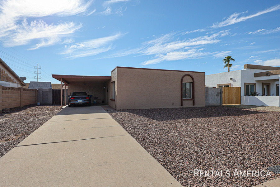 309 W Riviera Dr in Tempe, AZ - Foto de edificio