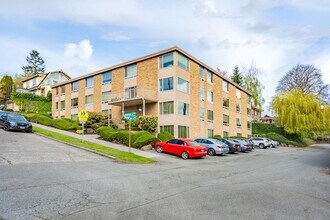 Lake Terrace in Seattle, WA - Foto de edificio - Building Photo