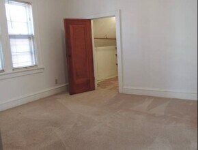 2403 N 63rd St, Unit Upper in Wauwatosa, WI - Building Photo - Building Photo