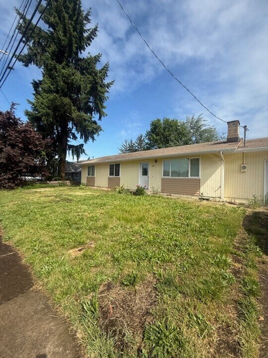3631 Marshall Ave in Eugene, OR - Building Photo