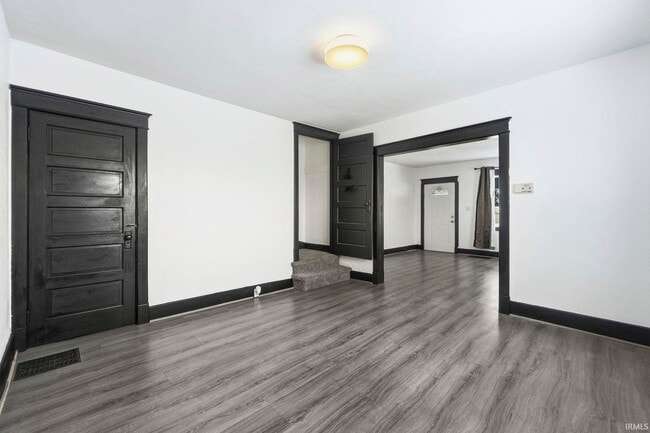 1104 Elmwood Ave in Fort Wayne, IN - Building Photo - Building Photo