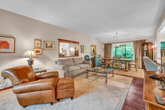 123 Heritage Vlg in Southbury, CT - Building Photo - Building Photo