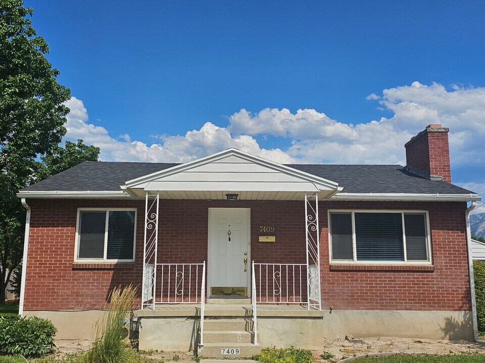 7409 Maple St in Midvale, UT - Building Photo