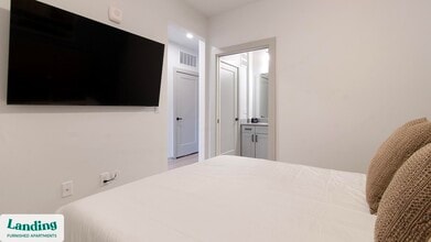 1148 N Main St, Unit 208 in Jacksonville, FL - Foto de edificio - Building Photo