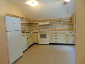 61 West St, Unit 1 in New Berlin, NY - Building Photo - Building Photo