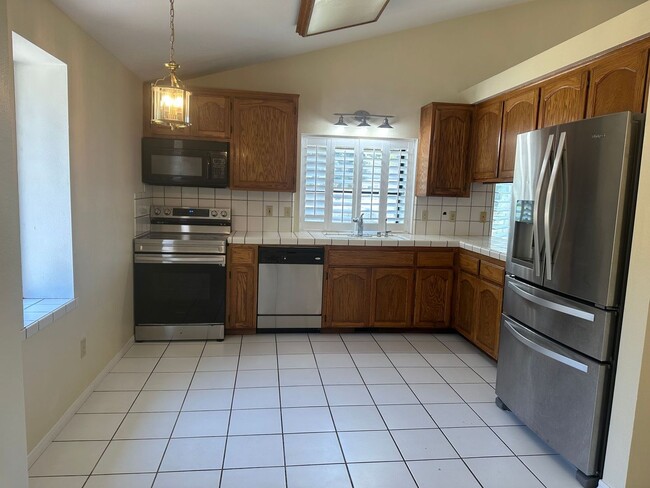 29641 Butterfield Way in Tehachapi, CA - Building Photo - Building Photo