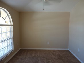 5817 Mohr Loop in Tampa, FL - Building Photo - Building Photo