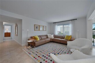 1930 Gulf Shore Blvd N, Unit C304 in Naples, FL - Building Photo - Building Photo