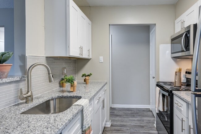 The Elliott at College Park Apartment Homes in Indianapolis, IN - Building Photo - Building Photo