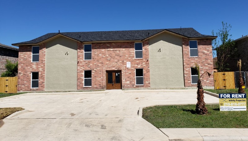 7576 Windsor Oaks in San Antonio, TX - Building Photo