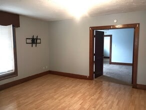 227 S Main St, Unit 227 S Main in Tipton, IN - Foto de edificio - Building Photo