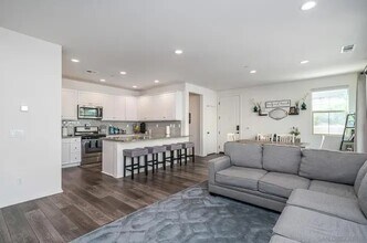 1911 Paseo Mandarina in Chula Vista, CA - Building Photo - Building Photo