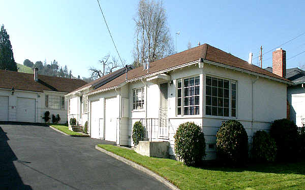 Webster Street Courtyard in Petaluma, CA - Foto de edificio - Building Photo