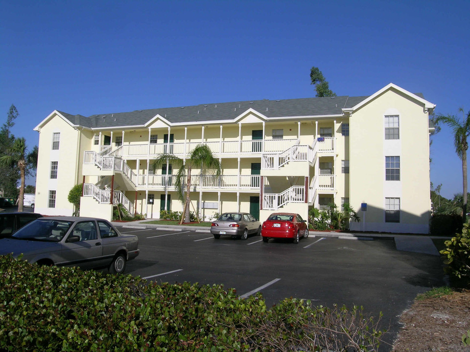 Addison Pointe in Boca Raton, FL - Foto de edificio