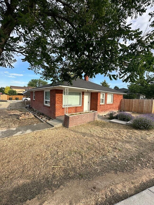 1305 N Meridian Rd