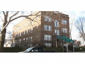 Castle - Stellart Apartments in Sioux City, IA - Building Photo