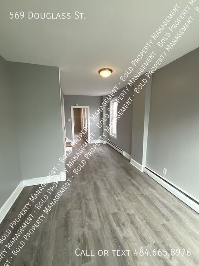 569 Douglass St in Reading, PA - Building Photo - Building Photo