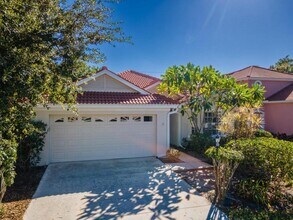 9841 Las Casas Dr in Ft. Myers, FL - Building Photo - Building Photo