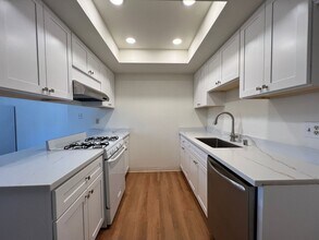 1208 Wayland Ave in Sacramento, CA - Building Photo - Building Photo