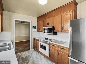 902 Cypress St in Chambersburg, PA - Building Photo - Building Photo