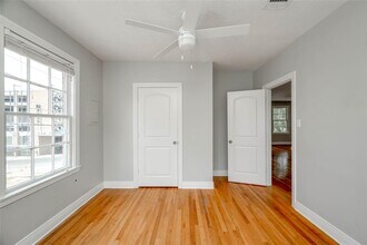 807 W 12th St in Austin, TX - Building Photo - Building Photo