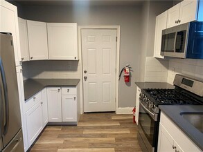 1217 Washington St, Unit 2 in Easton, PA - Building Photo - Building Photo
