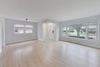 710 S Hawthorne Ave in Elmhurst, IL - Building Photo - Building Photo