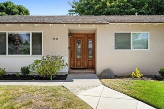 3534 Hearst Dr in Simi Valley, CA - Building Photo - Building Photo