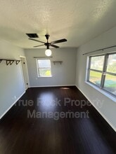 808 N Wolfe Ln in Ada, OK - Building Photo - Building Photo