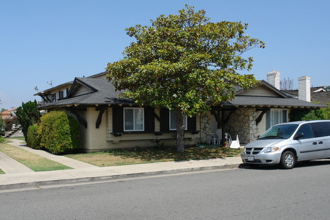 16701 Tunstall Ln in Huntington Beach, CA - Building Photo - Building Photo