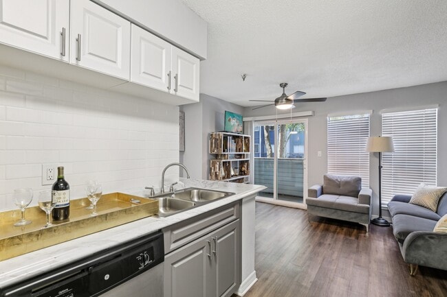 Buena Vista Apartments in Tampa, FL - Building Photo - Building Photo