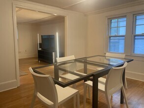 826 N Aurora St, Unit 2 in Ithaca, NY - Foto de edificio - Building Photo