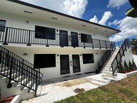630 NE 166th St, Unit 1-4 in Miami, FL - Building Photo