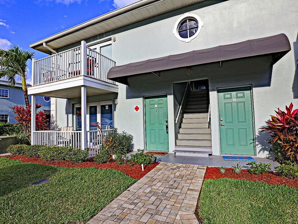 3342 N Key Dr in North Fort Myers, FL - Building Photo