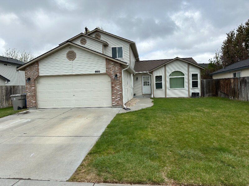 620 Teton Dr in Mountain Home, ID - Building Photo