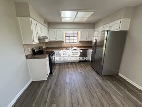 9708 W 49th Pl in Shawnee, KS - Building Photo - Building Photo
