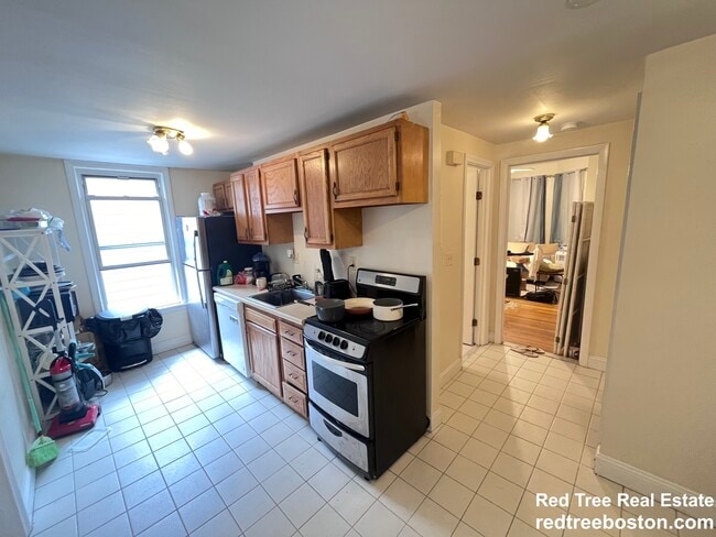 214 Freeman St, Unit 2 in Brookline, MA - Foto de edificio - Building Photo