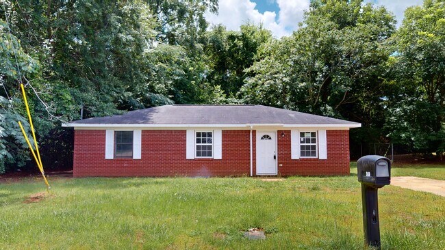 property at 901 W Adams St
