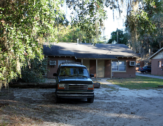 521 E Jackson Ave in Mount Dora, FL - Building Photo - Building Photo