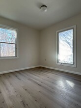 1011 Hudson Ave, Unit Apt 1 in Iowa City, IA - Foto de edificio - Building Photo