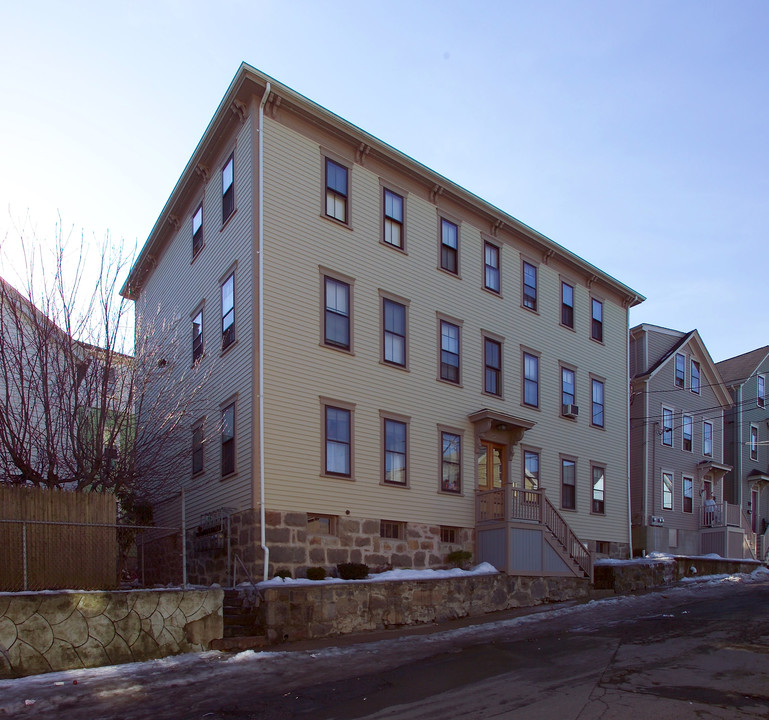 307 Wade St in Fall River, MA - Foto de edificio